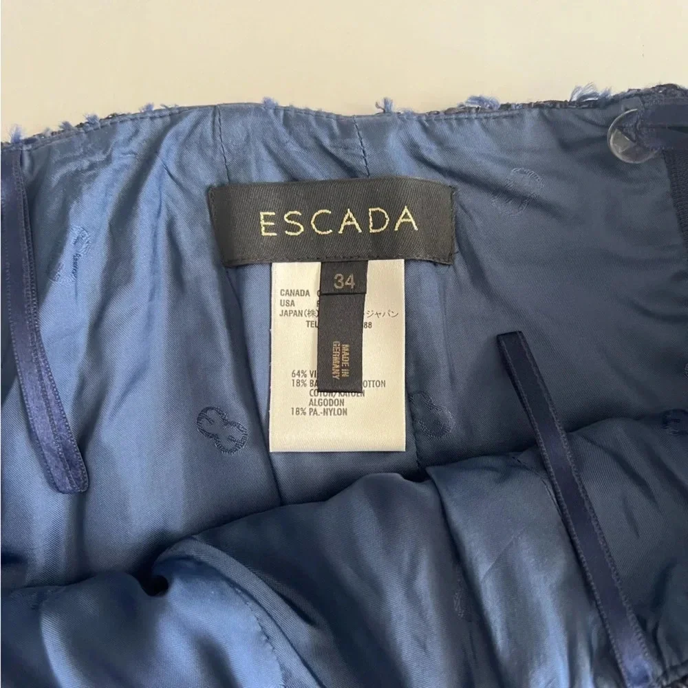 Escada pencil skirt with flared hem. Size 4. Blue tweed.